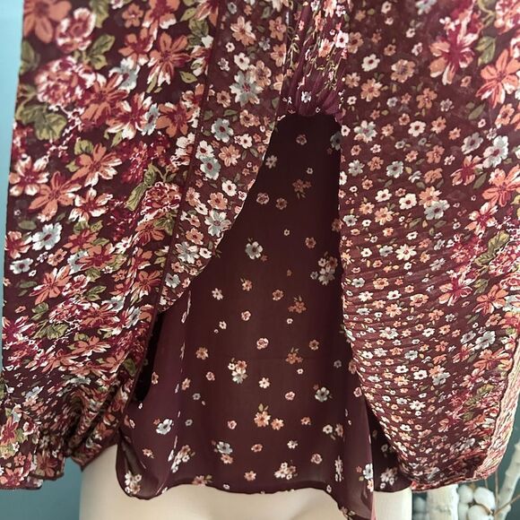 Bohemian Floral Burgundy Cold Shoulder Flutter Sleeve Blouse Size XL - Picture 6 of 8